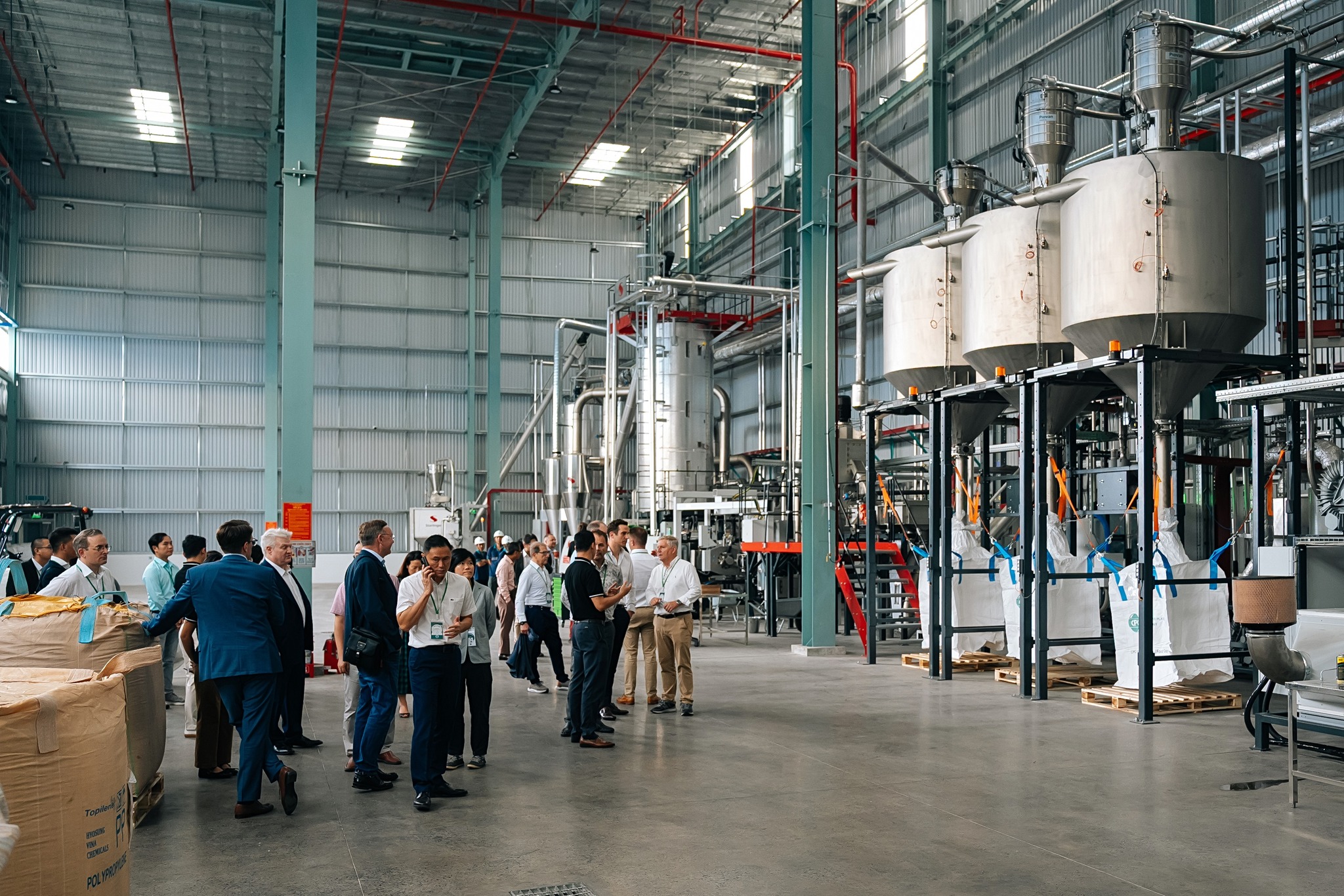 Nhà máy tái chế chai nhựa